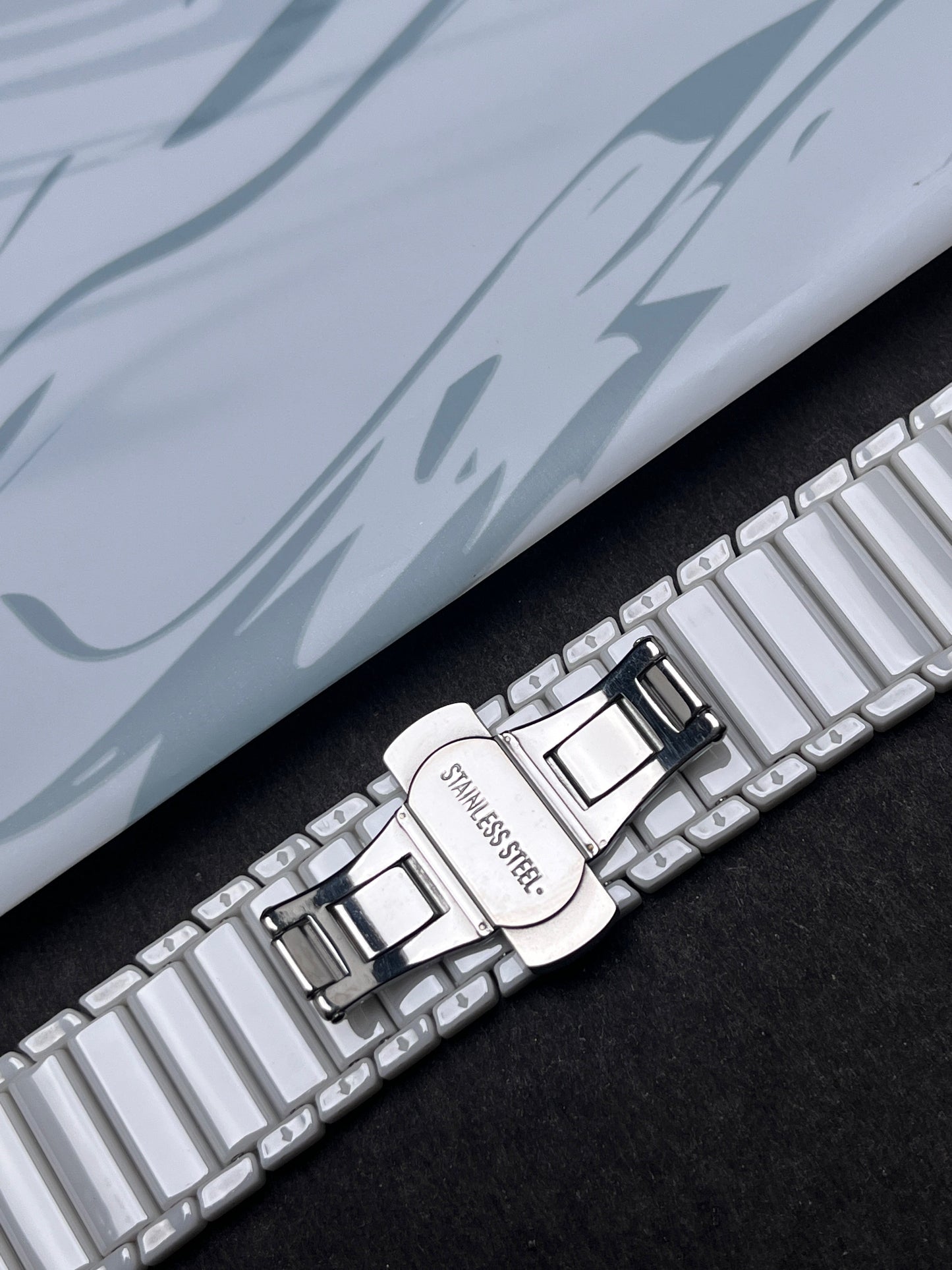 Premium White Ceramic Strap with Stainless Steel Butterfly Buckle for Apple Watch