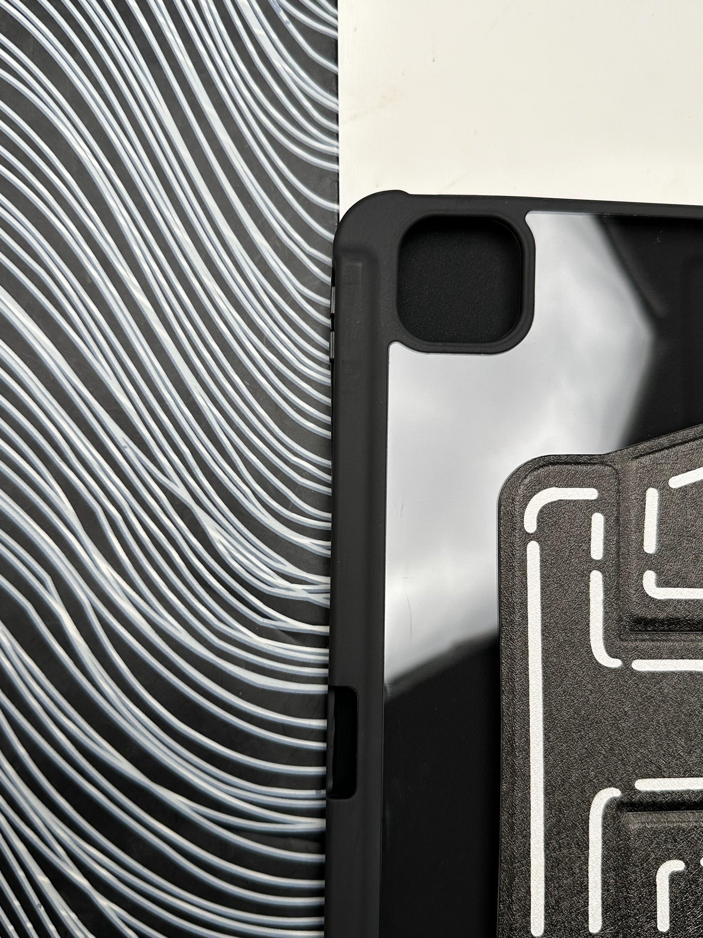 Black Leather Dotted Line Case With Stand for iPad