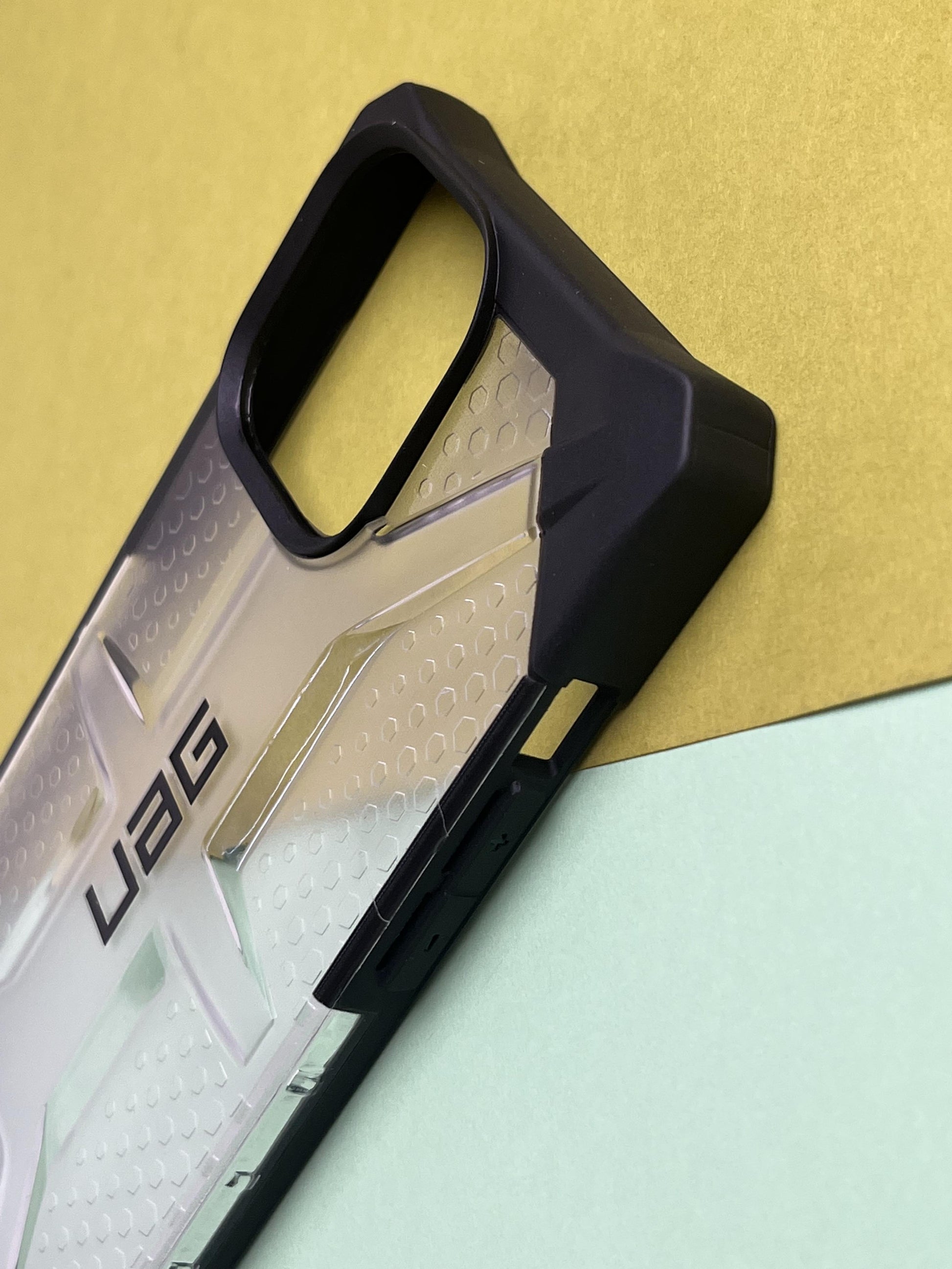 Urban Armor Gear UAG PLASMA