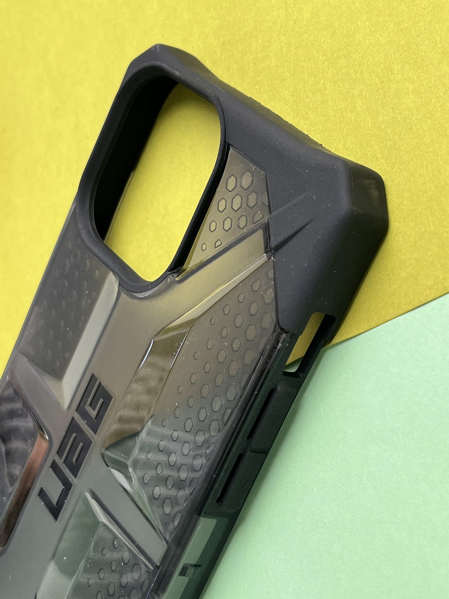 Urban Armor Gear UAG PLASMA - Ash for iPhone