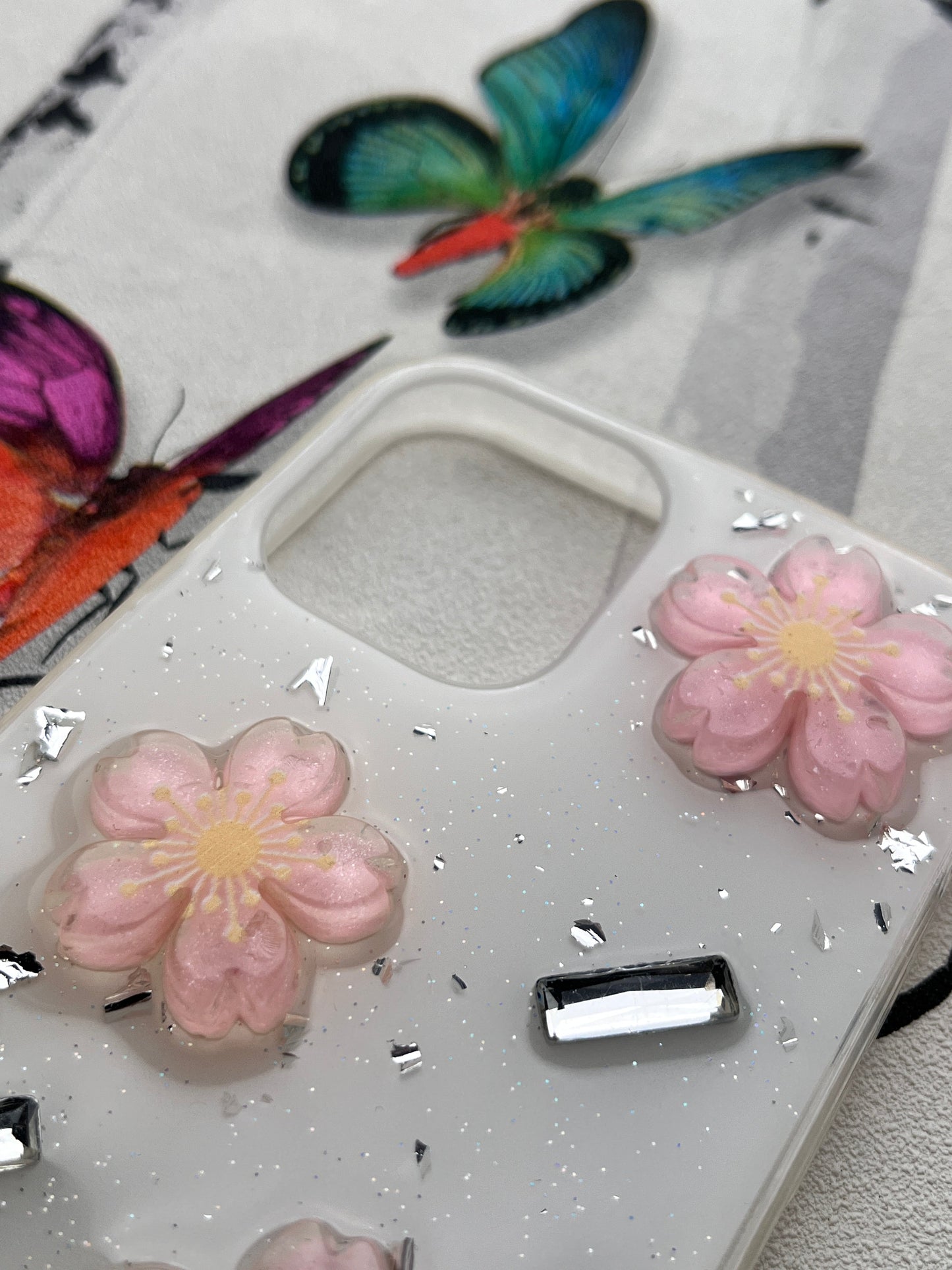 Ladies Spacial Floral Stone Diamond Case