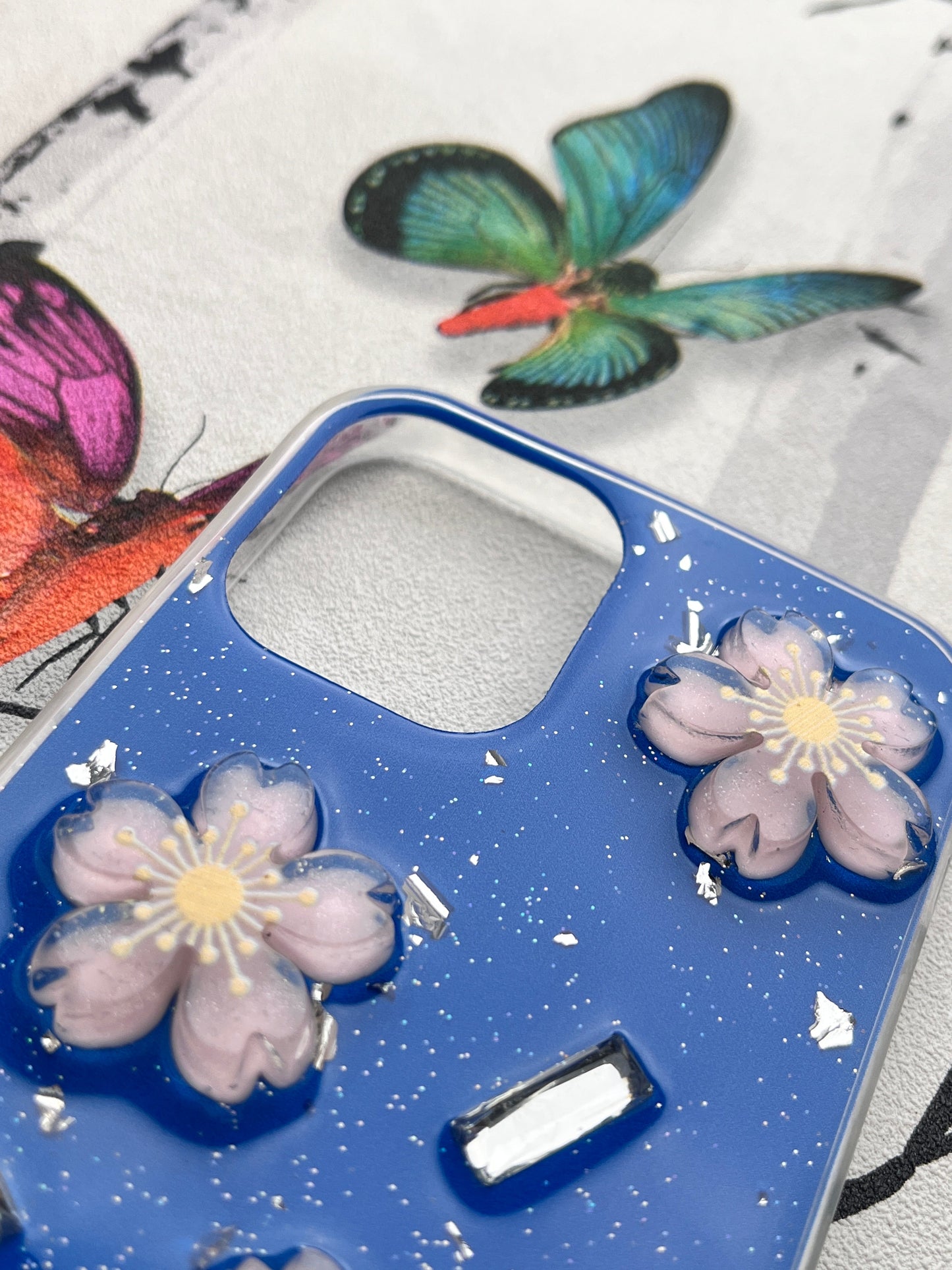 Ladies Spacial Floral Stone Diamond Case