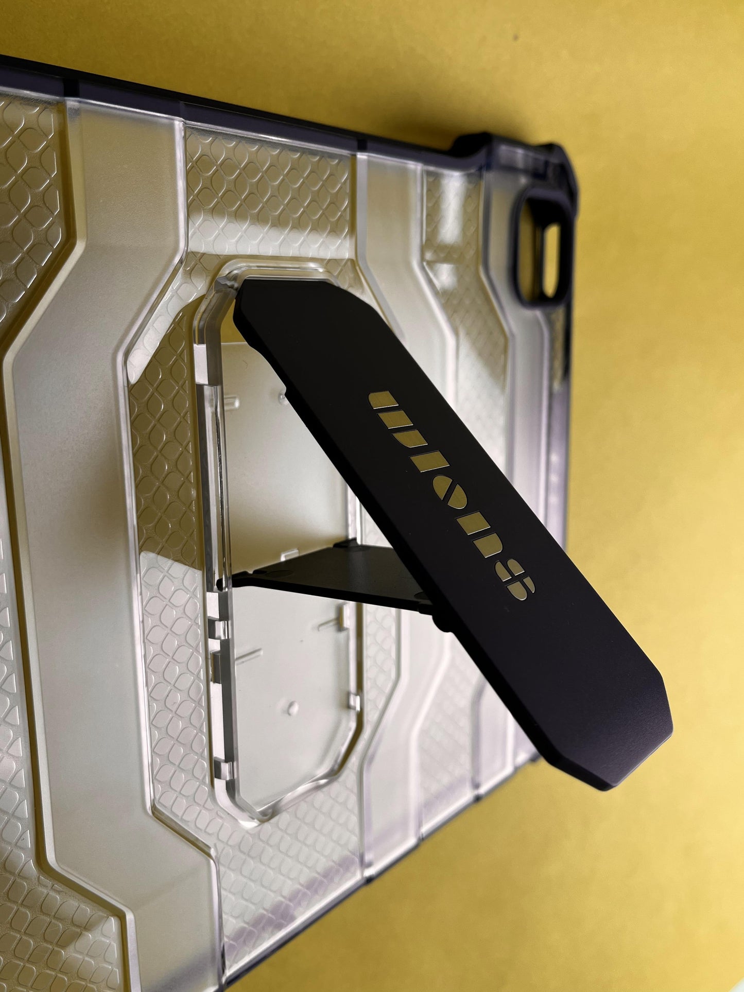 Wlons Rugged Armor Drop Resistance Back Case with Kickstand case