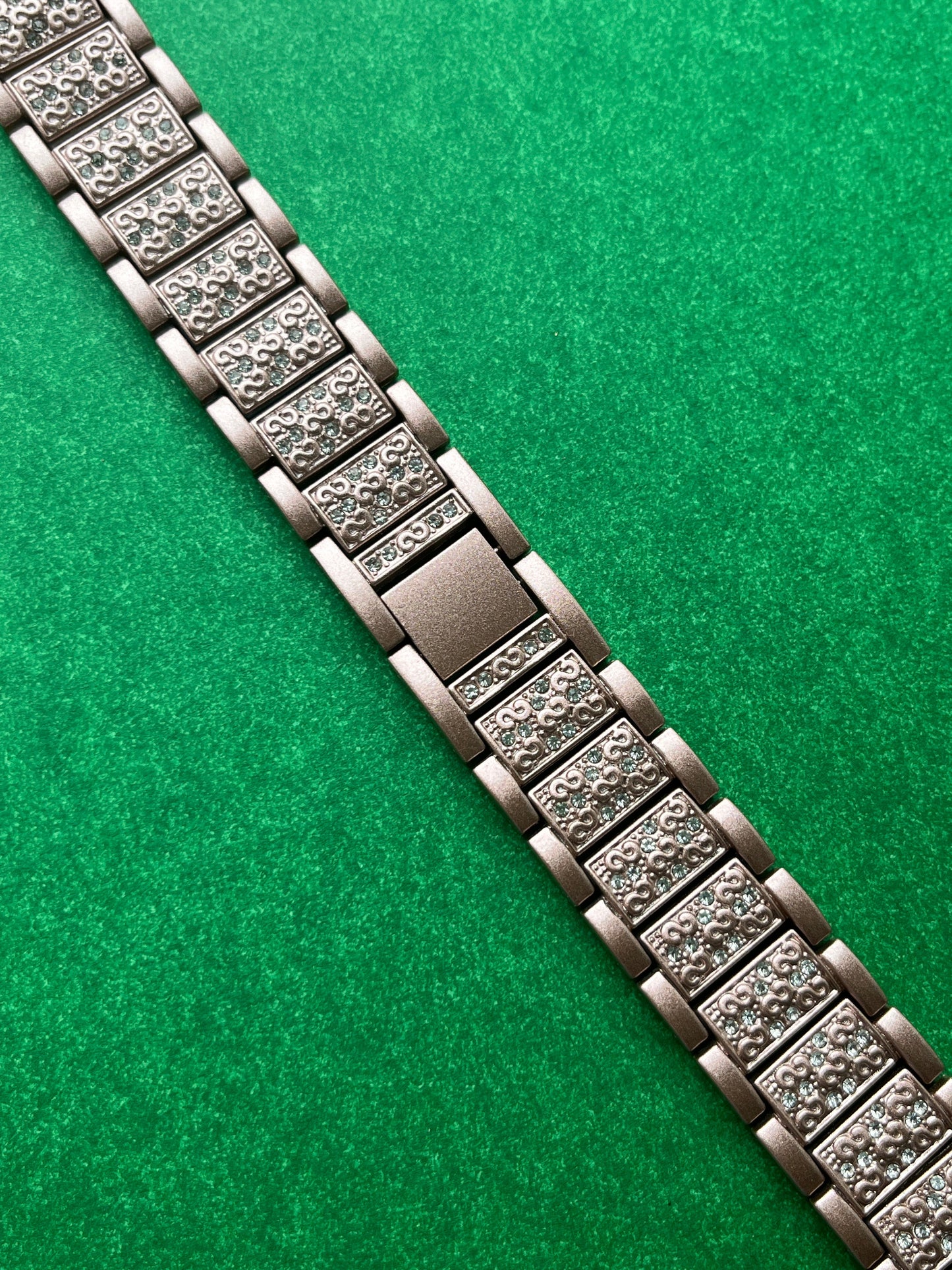 Diamond Rouge Glossy Steel Strap 