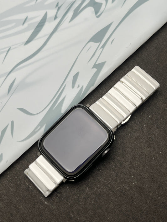 Premium White Ceramic Strap with Stainless Steel Butterfly Buckle for Apple Watch