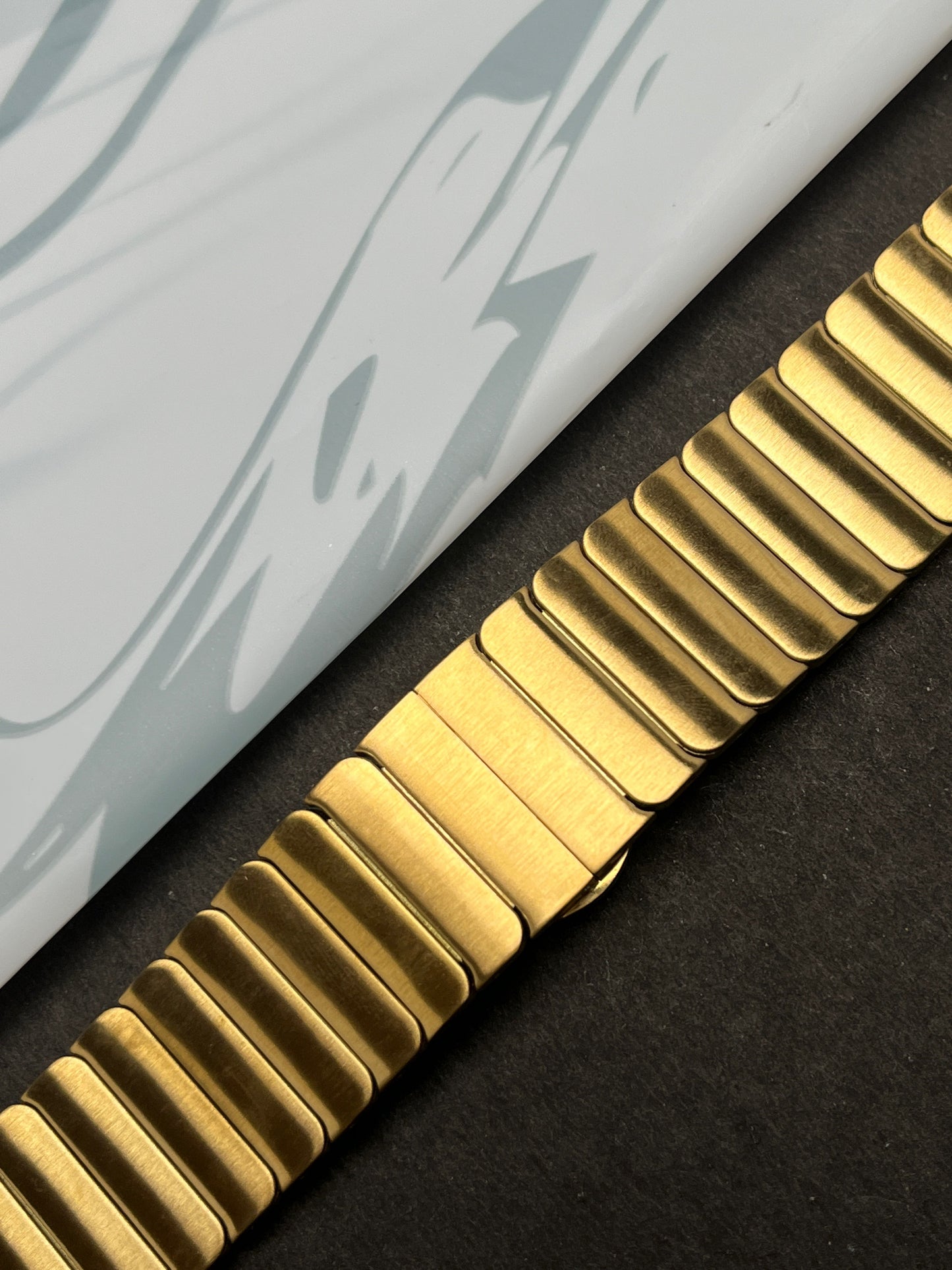 Link Strap Gold Metal Bracelet with Detachable link for Apple Watch