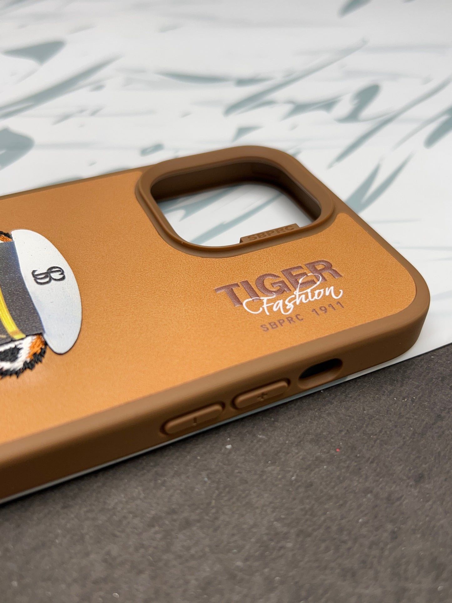 Santa Barbara captain Tiger Back Cover for iPhone