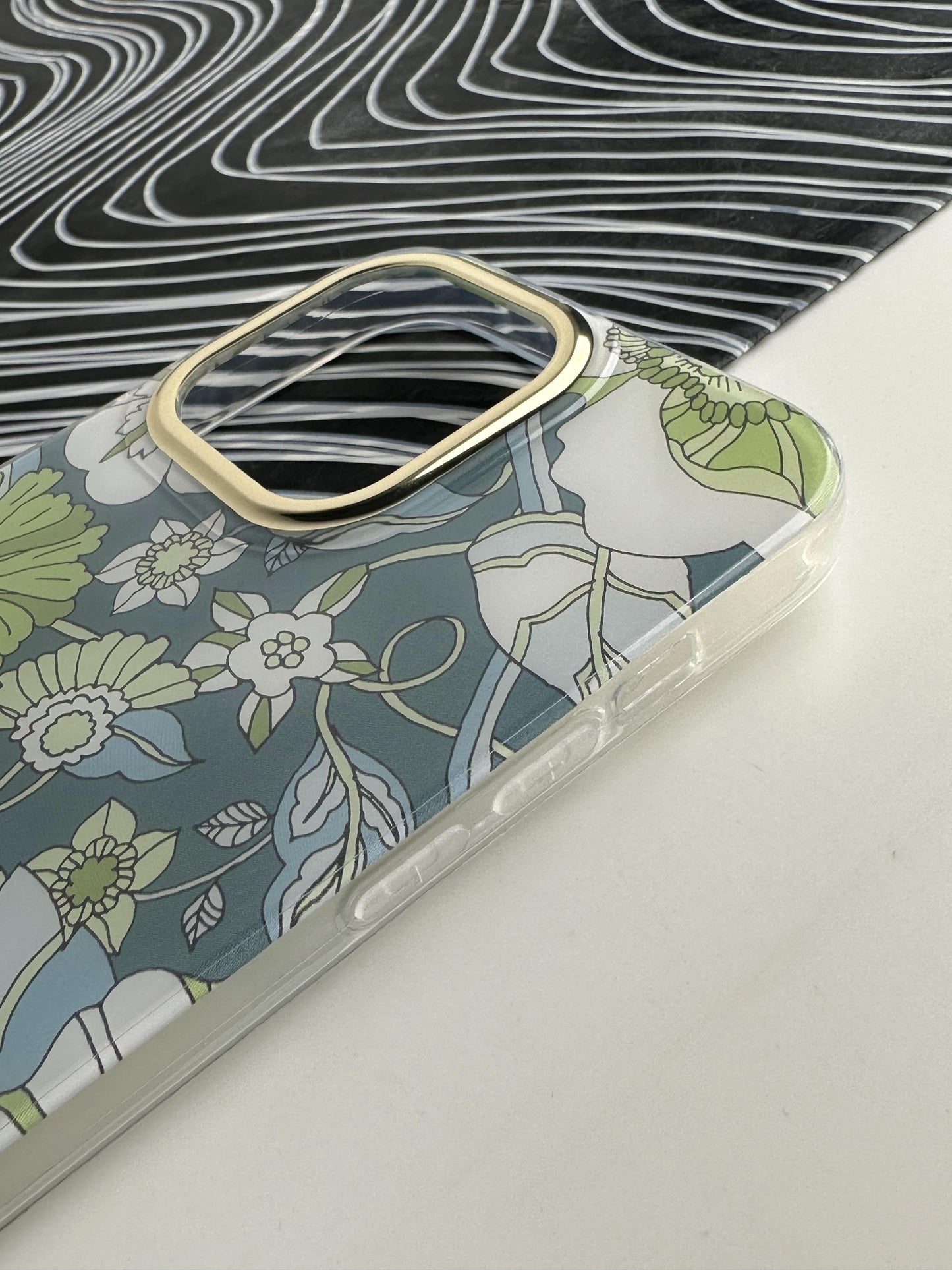 GUESS Green Flower Case For iPhone