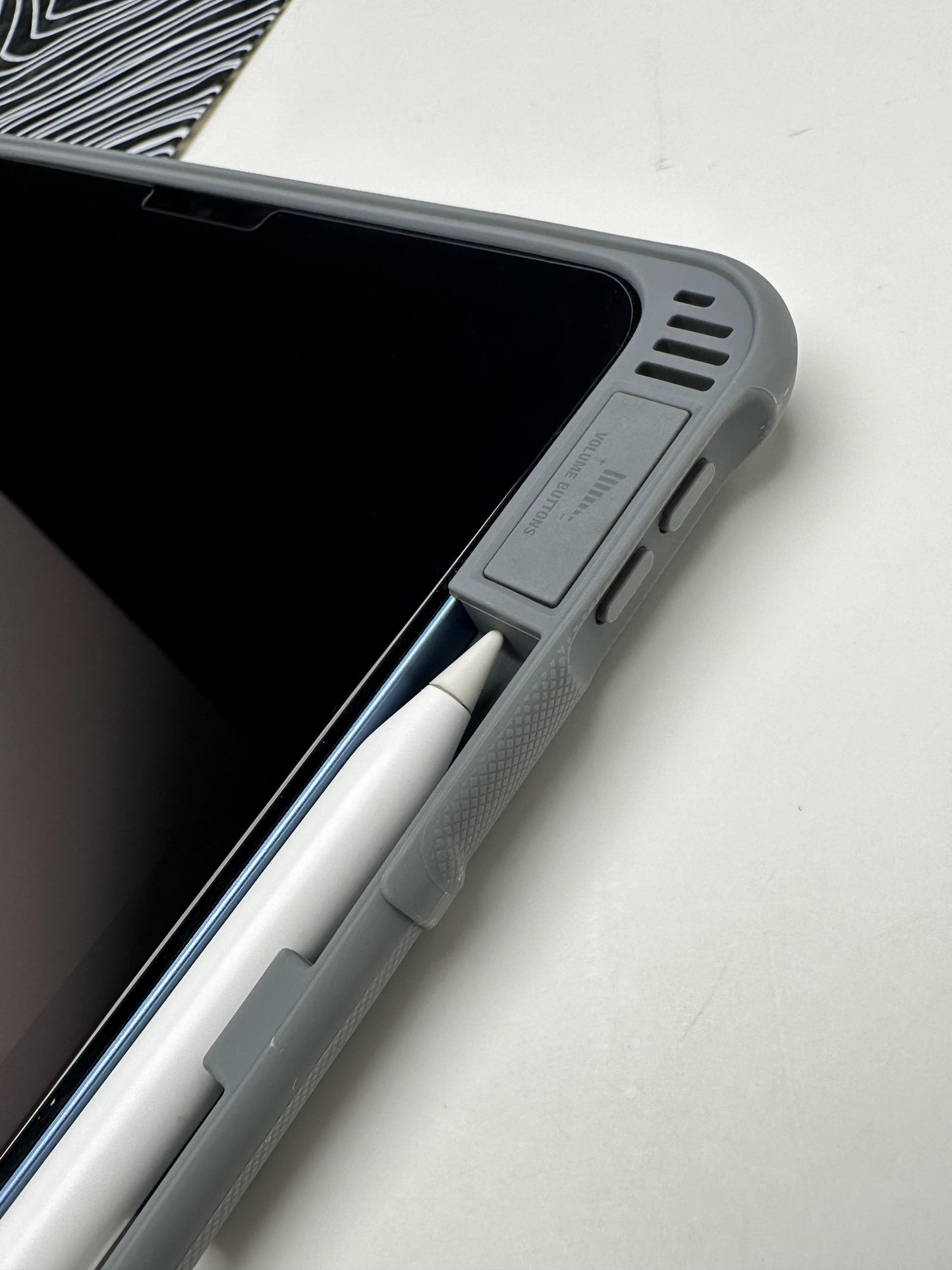 MUTURAL Black Smart Flip Cover Stand with Pen Slot for iPad