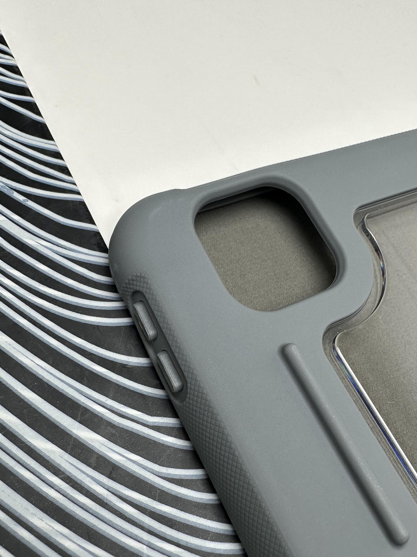 MUTURAL Black Smart Flip Cover Stand with Pen Slot for iPad