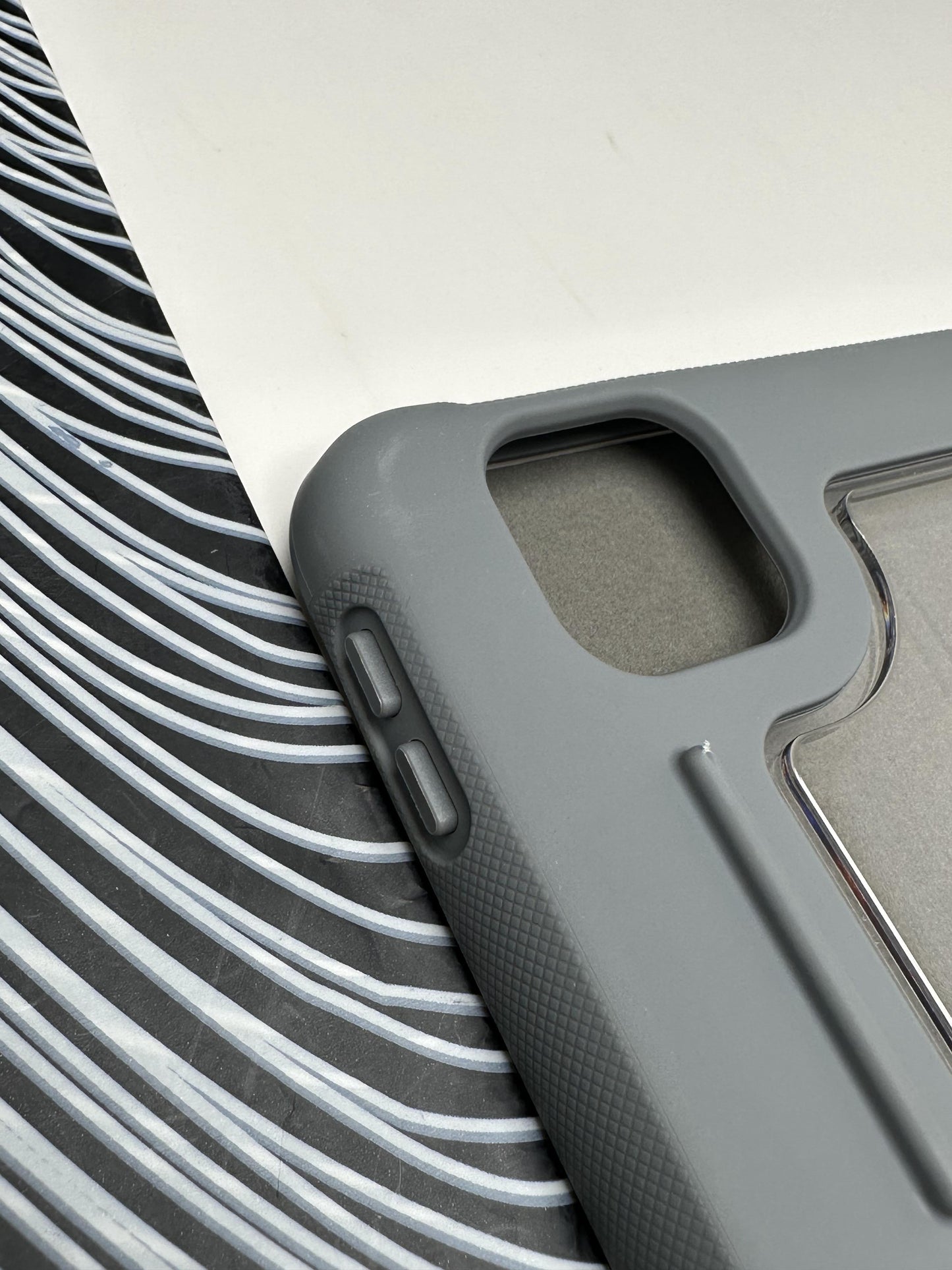 MUTURAL Black Smart Flip Cover Stand with Pen Slot for iPad