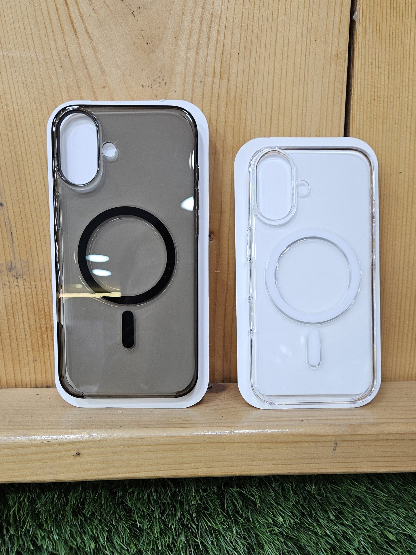 Clear Case with MagSafe for iPhone