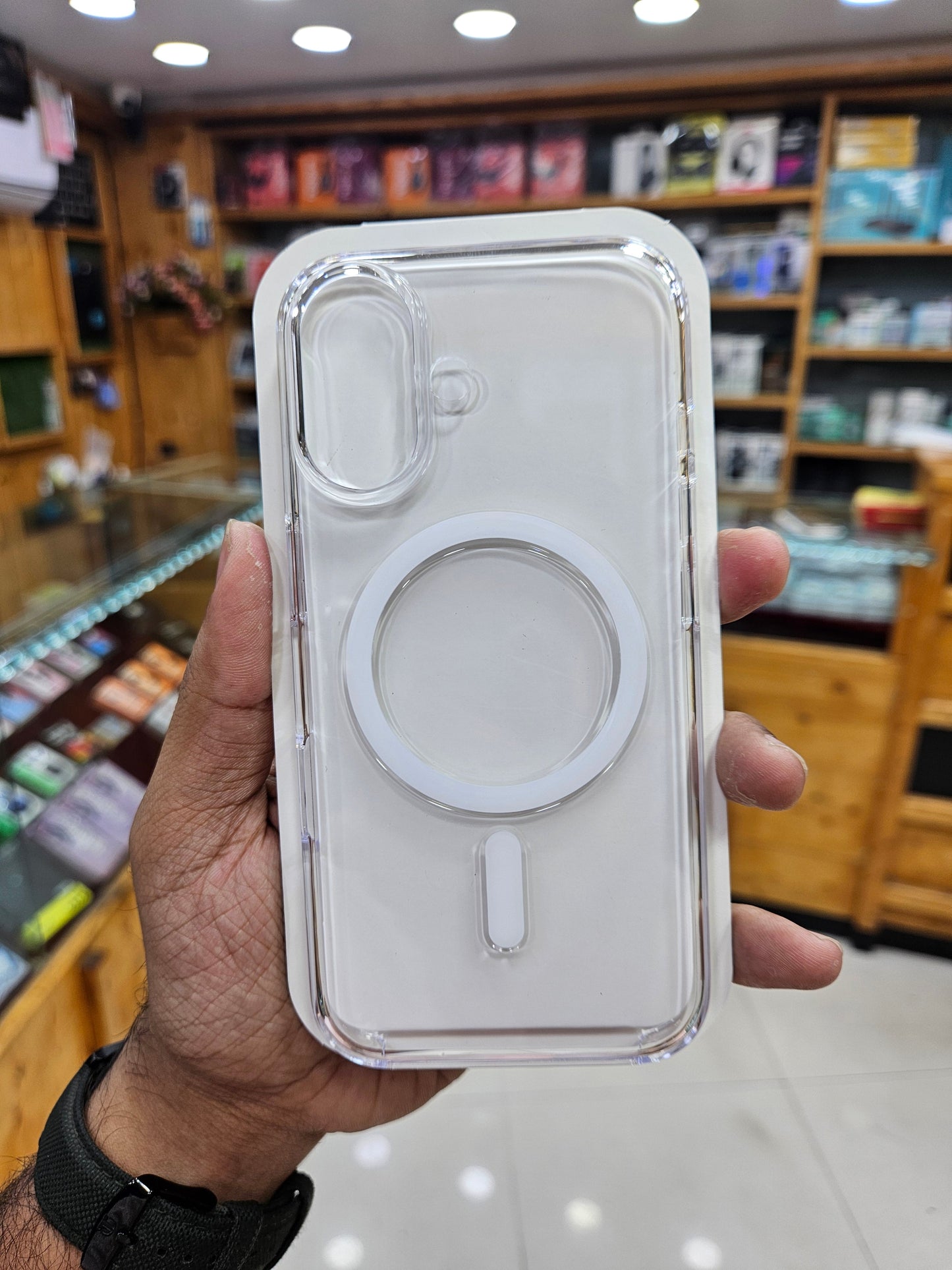 Clear Case with MagSafe for iPhone