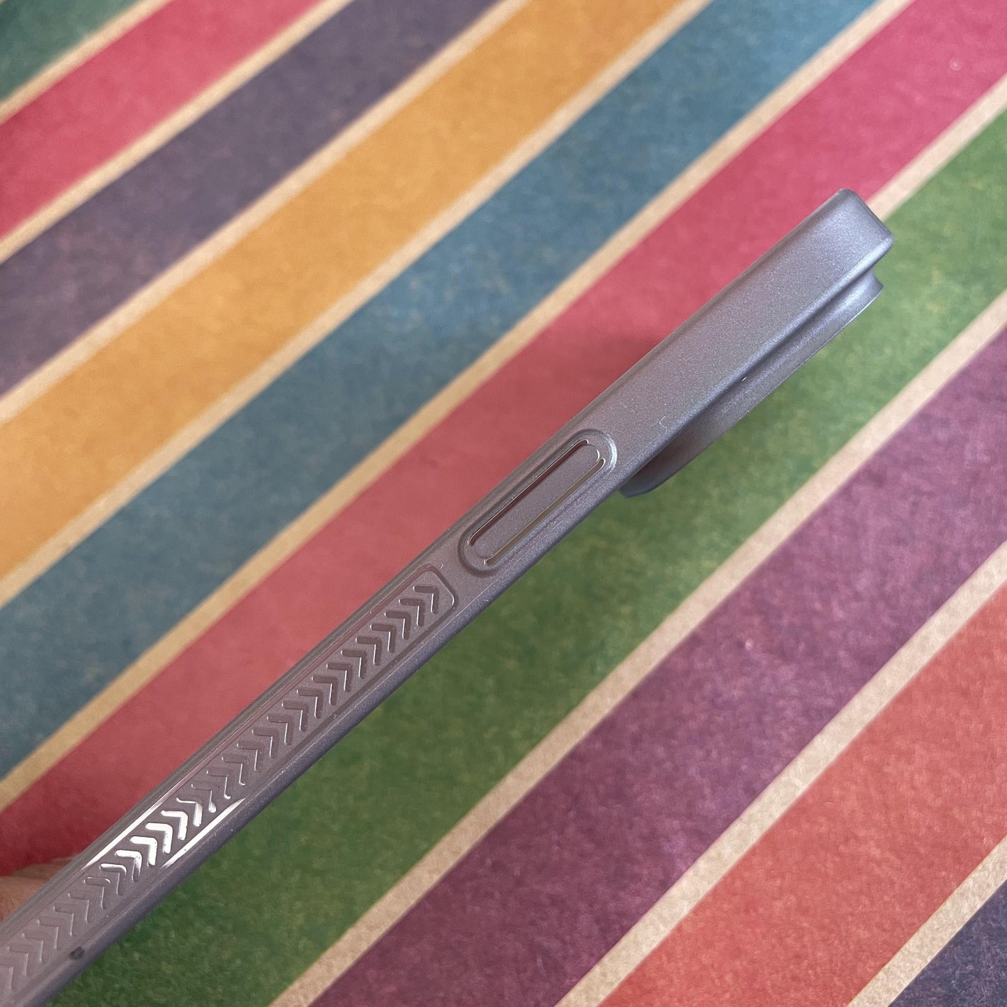 Super Slim Grip Black Paper Case For iPhone