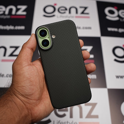 Black 0.8mm Ultra Slim Carbon Fiber Magnetic Cover with MagSafe for iPhone