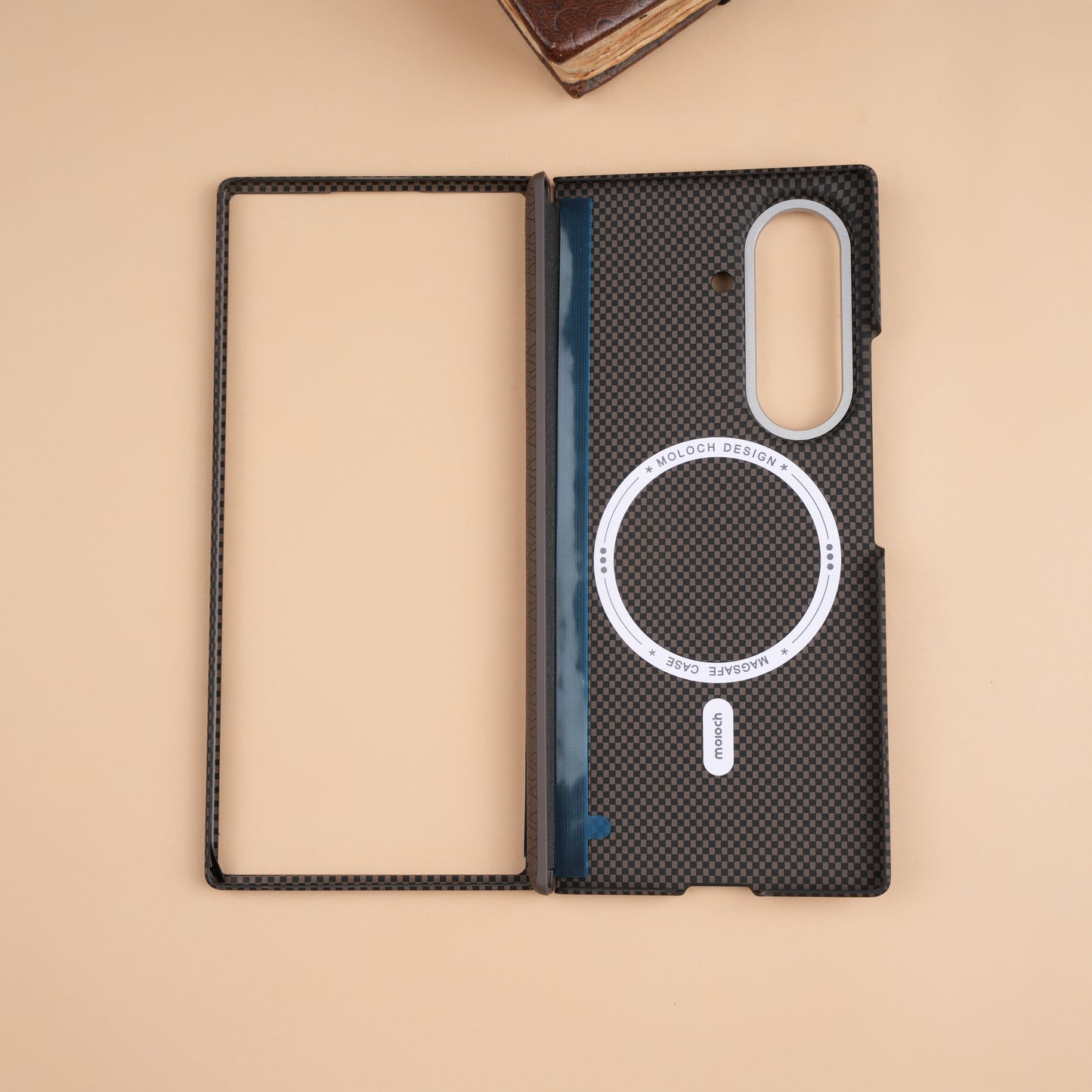 Moloch Design Brown Carbon Fiber MagSafe Case with Hinge Protection for Samsung Galaxy Z Fold7