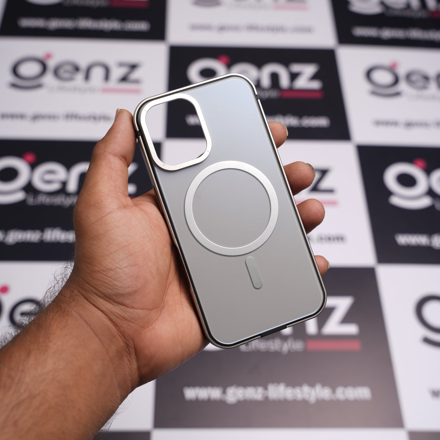 Xundd Metal Hard Matte finish MagSafe Case for iPhone 16