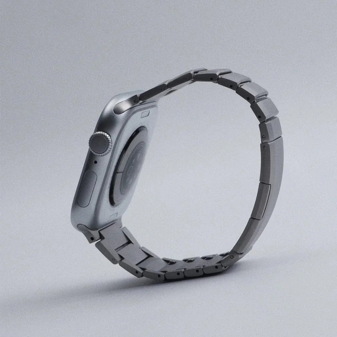 Titanium Curved quick-release Metal Link Bracelet for Apple Watch 44 / 45 / 46 / 49 mm