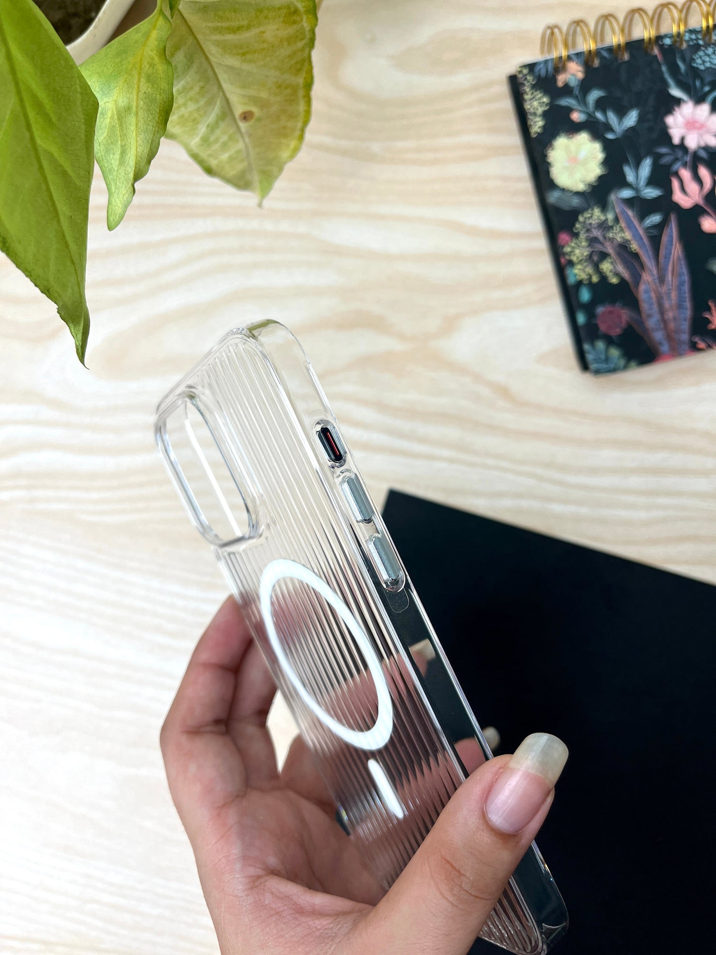 HAVOO Non-Yellow Clear Grid MagSafe Compatible Case For iPhone