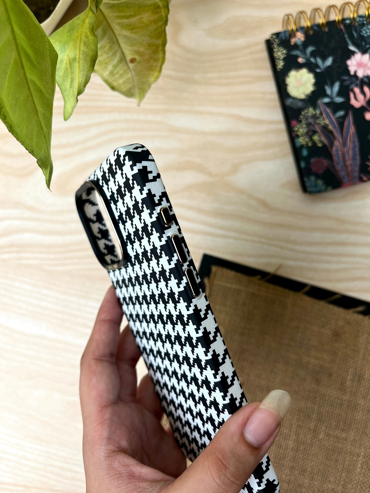 DGKAMEI White Carbon Fiber MagSafe Compatible Metal Ring Case For iPhone