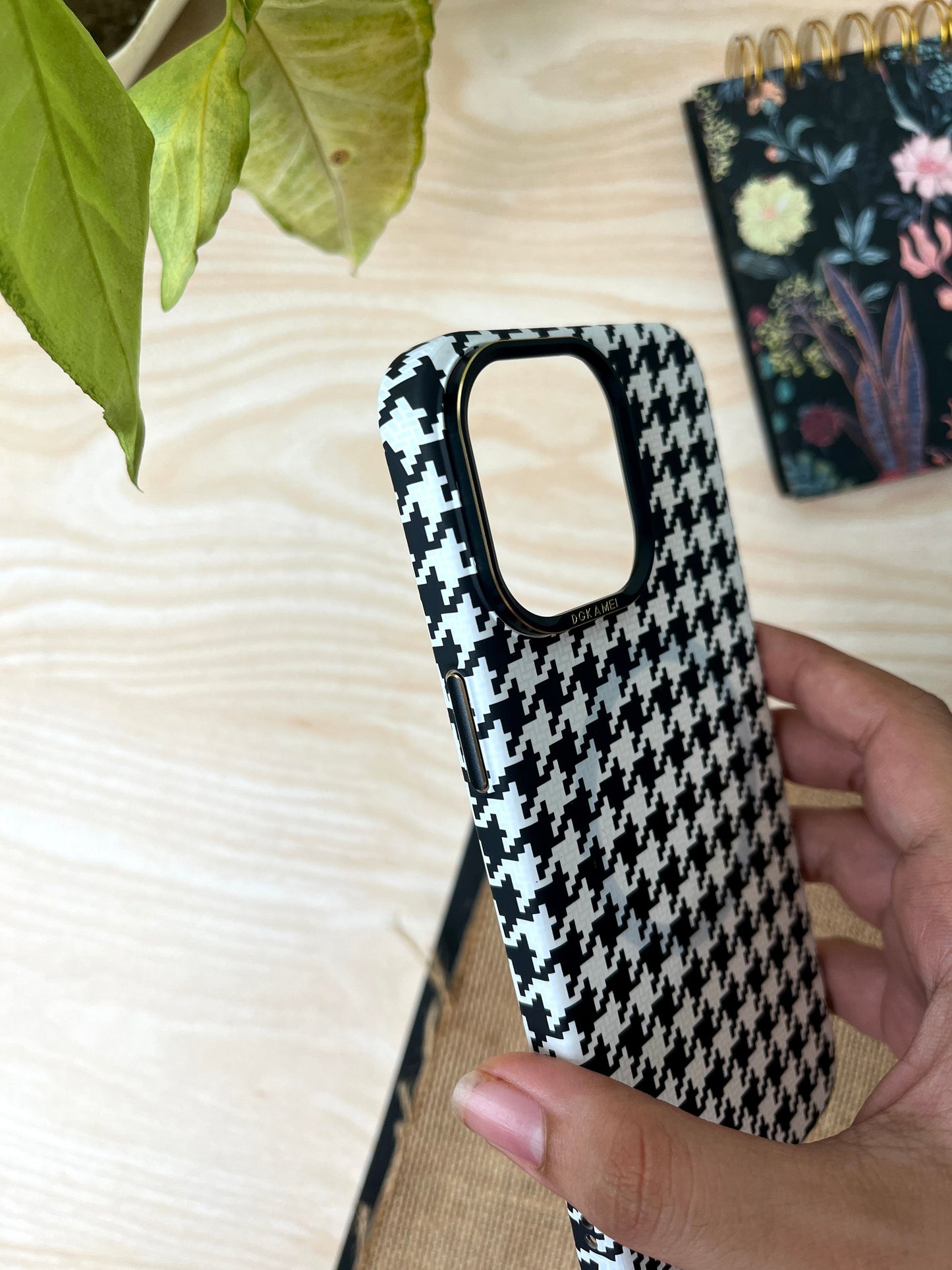 DGKAMEI White Carbon Fiber MagSafe Compatible Metal Ring Case For iPhone