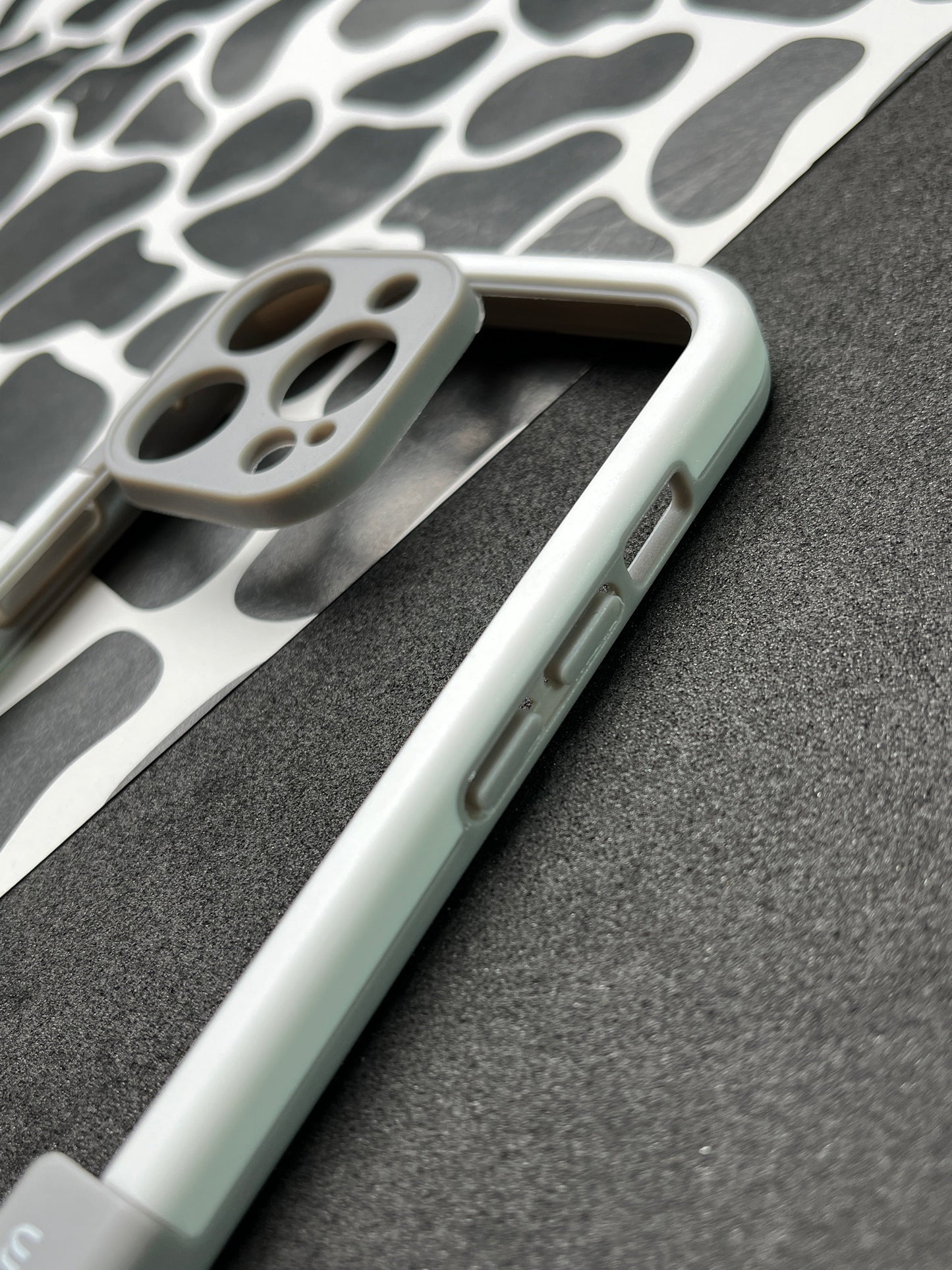 Walnut White Bumper ring for iPhone