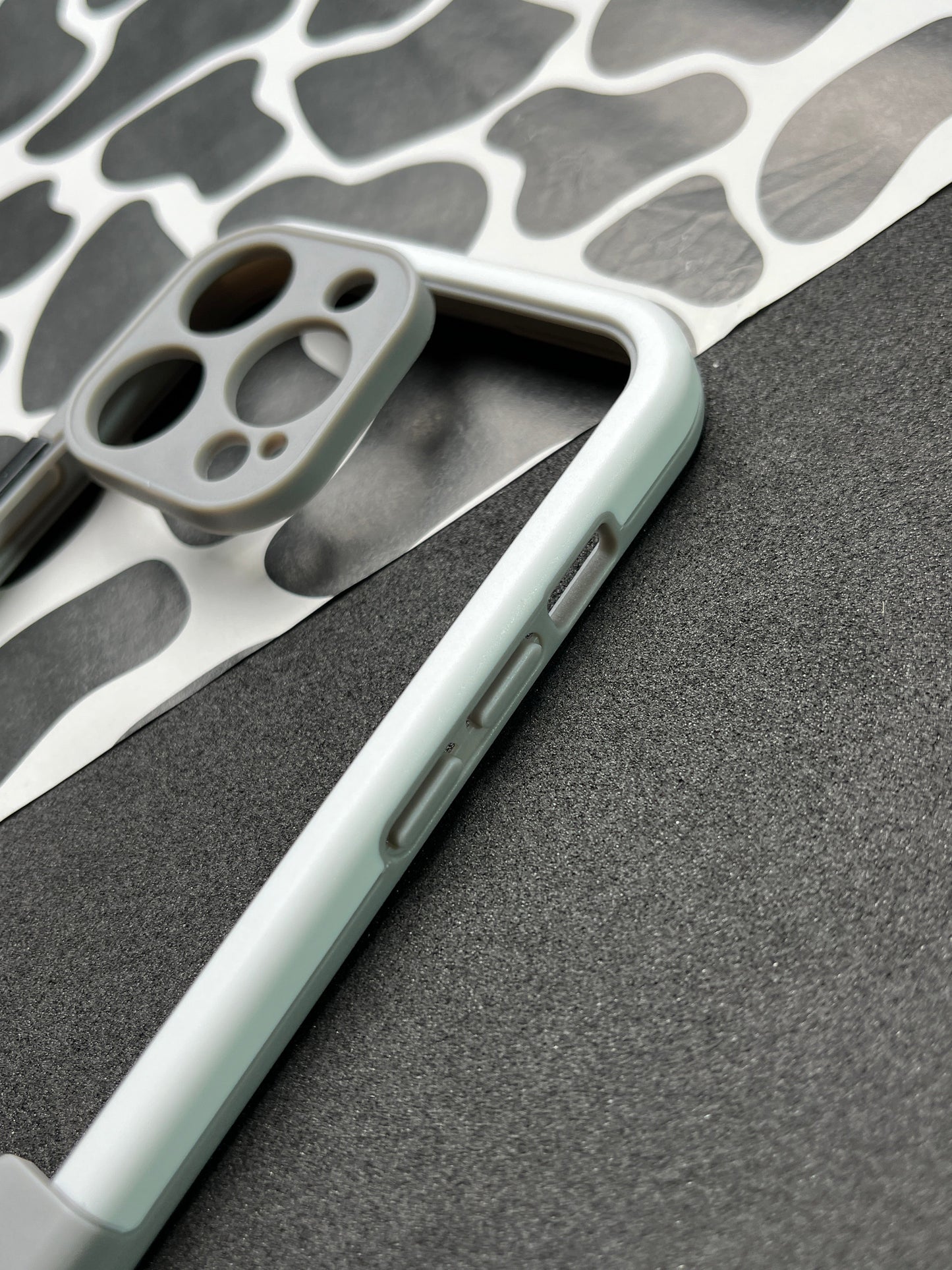 Walnut Black White Bumper ring for iPhone