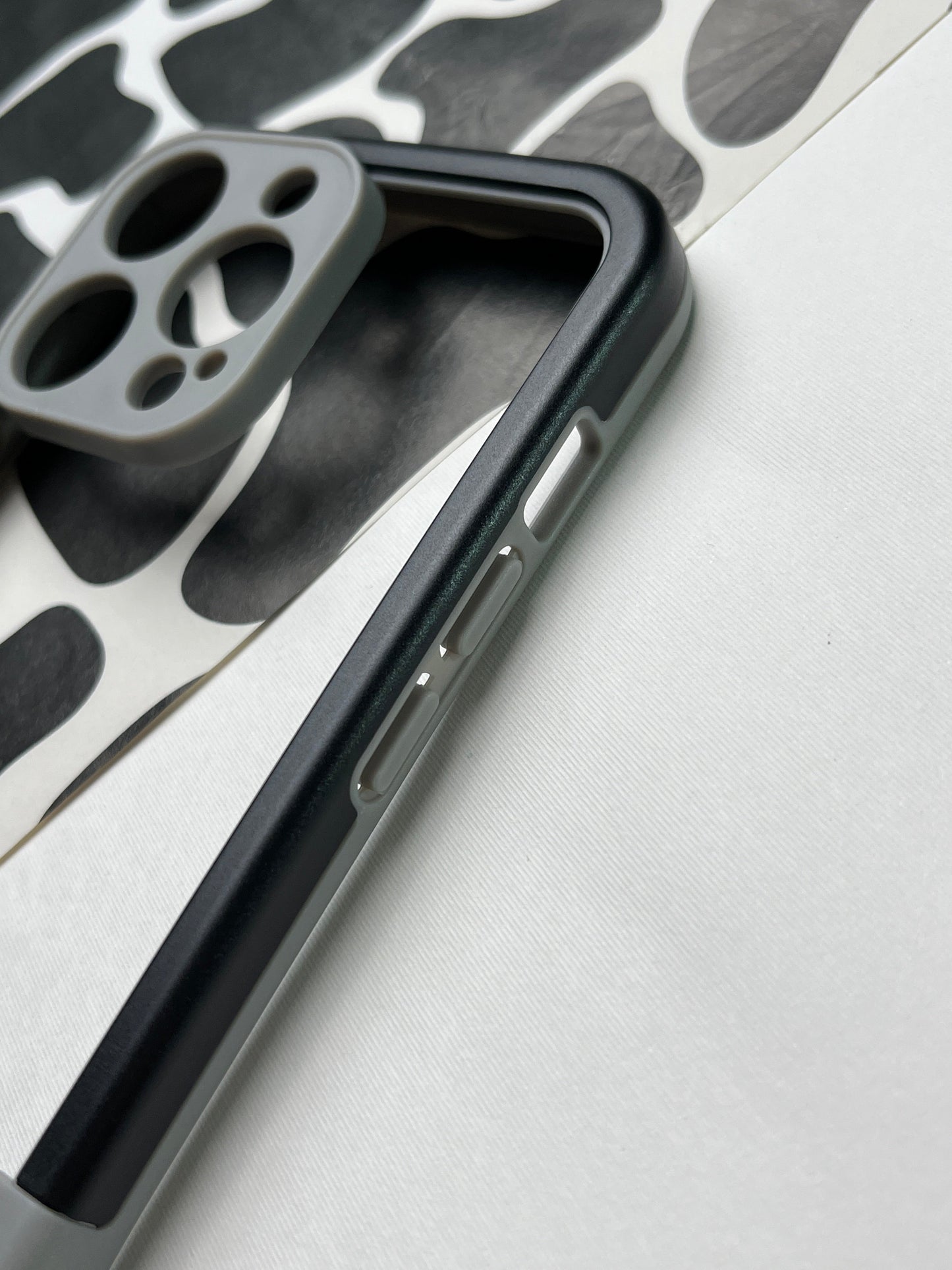 Walnut Black Bumper ring for iPhone