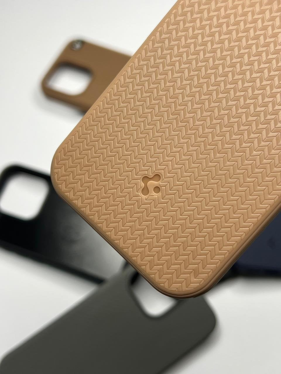 MAG ARMOR Spigen Case for iphone