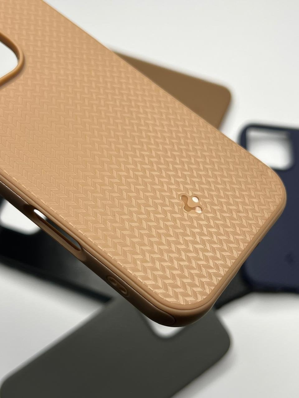 MAG ARMOR Spigen Case for iphone