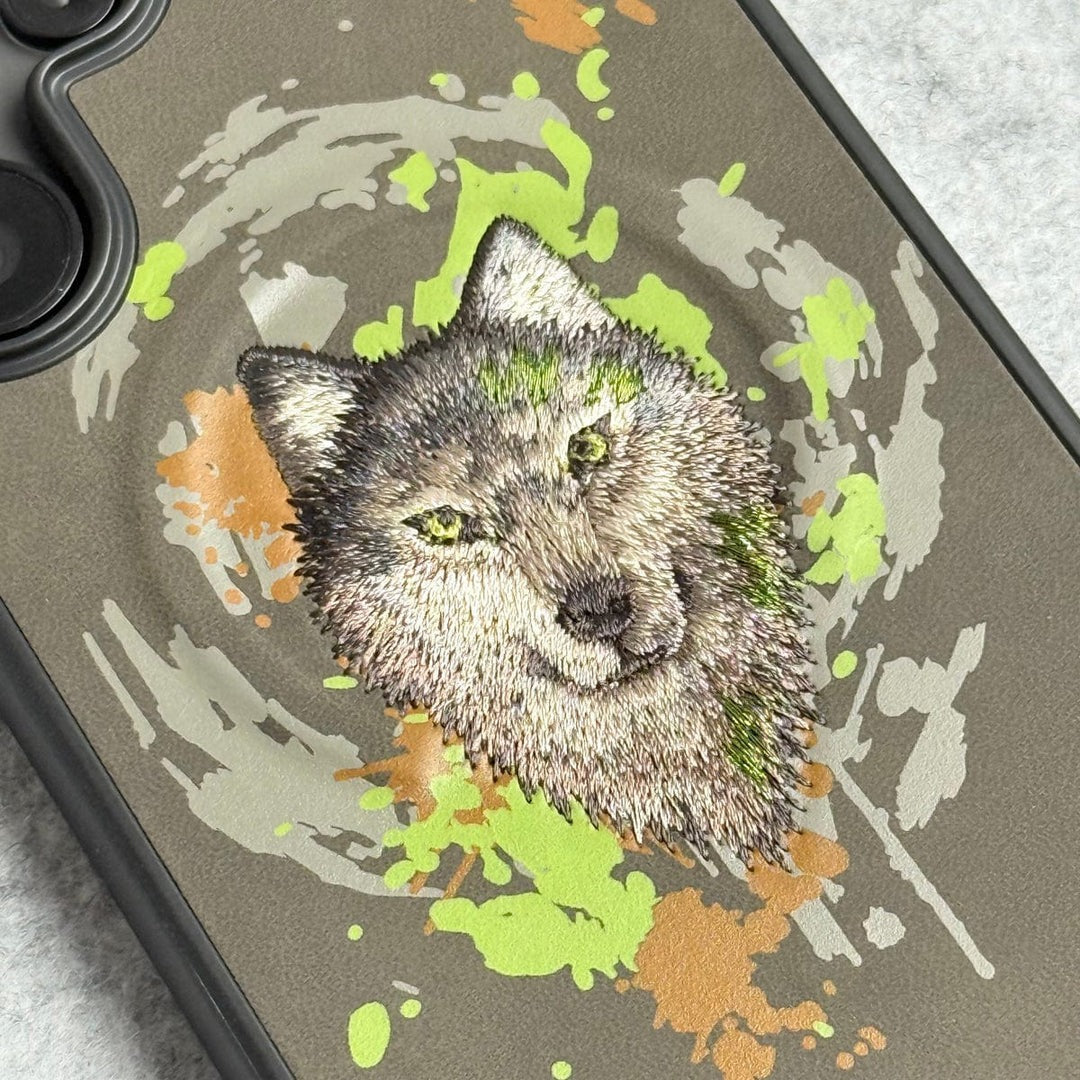 Nimmy Design Black Wolf MagSafe case for Samsung S25 Ultra